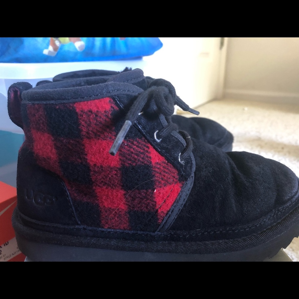 UGG Neumel II Suede Plaid lined Boot kids size 2